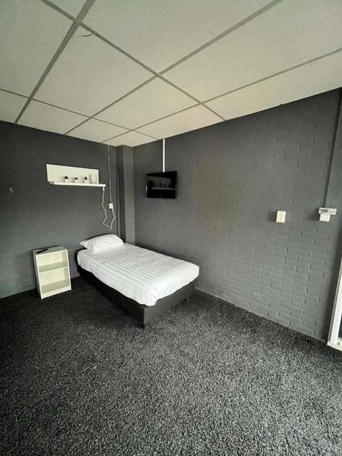 Hotel De Raket Rogat Extérieur photo